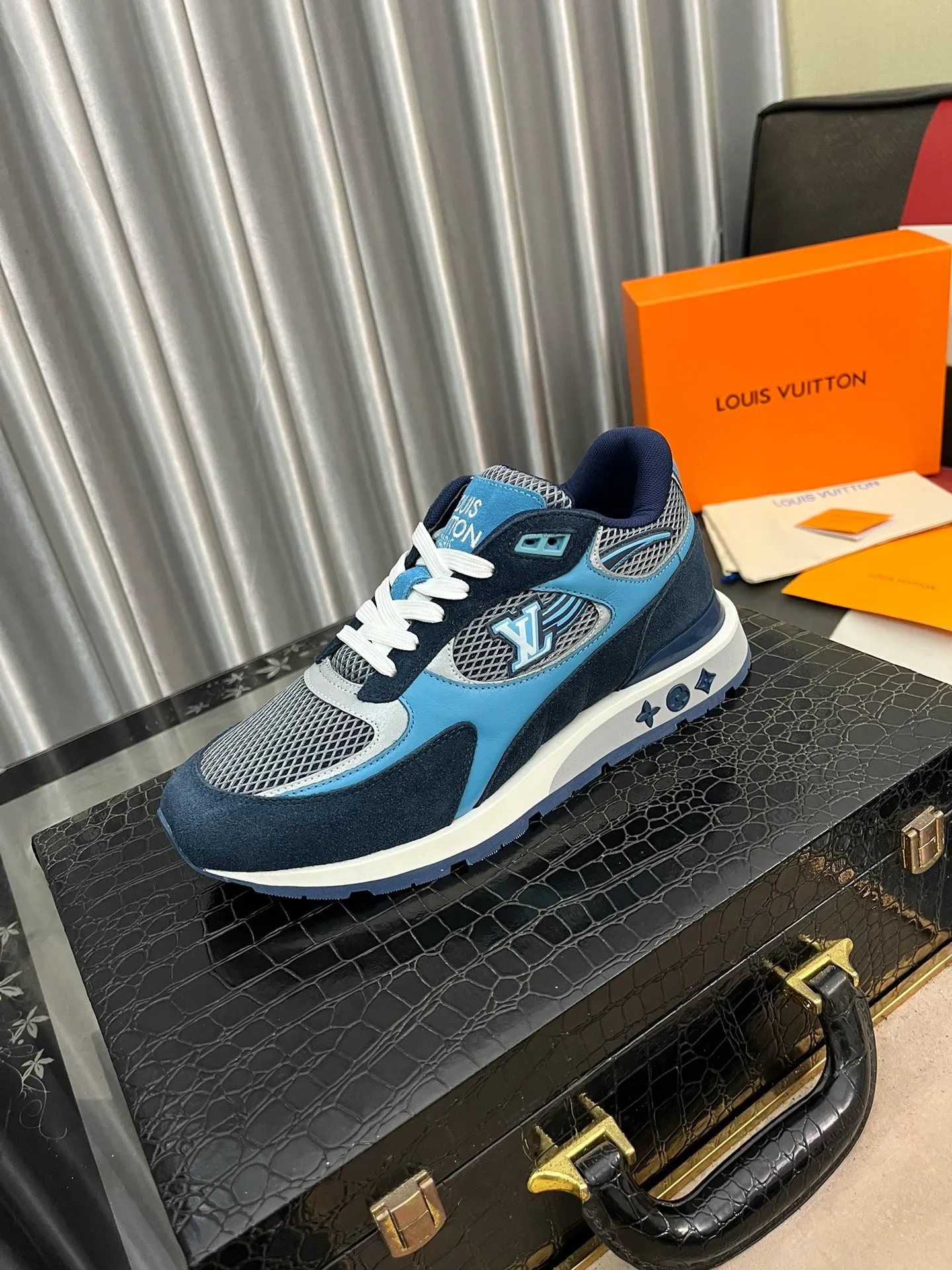Men's Men's Shoes 💰660⌚️⌚️【LOUIS VUITTON) New 🍀LV Louis Vuitton*——LV classic dad shoes trendy shoes! Made of imported original soft calf leather, imported fly woven lining. Original wear-resistant rubber outsole! High quality products! Code number: 38-44